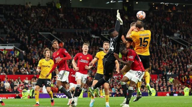 开云体育官网-林良锋：曼联太狼狈太侥幸，滕哈赫离谱但纠错靠谱