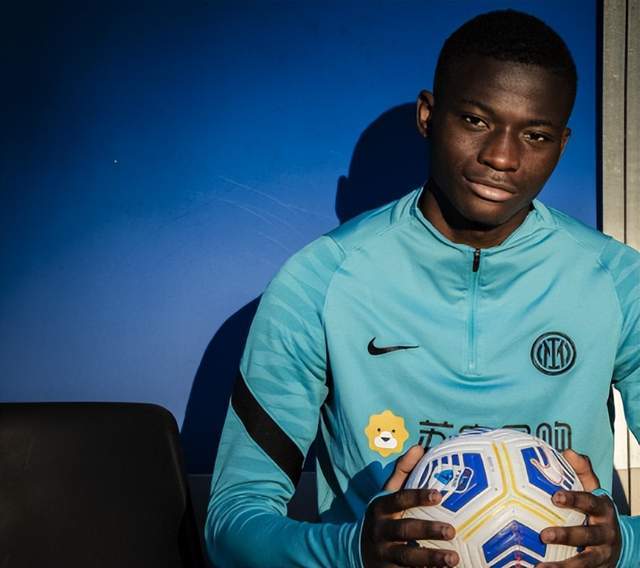 开云体育官网-齐沃这点太让人喜欢!提拔21岁小将一战成名,培养新人他真有一手